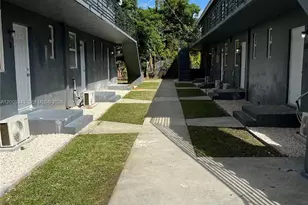 1191 NW 8th Street Rd, Miami, FL 33136 - Photo 14