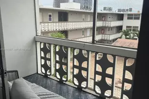 211 NE 8th Ave, Hallandale Beach, FL 33009 - Photo 4