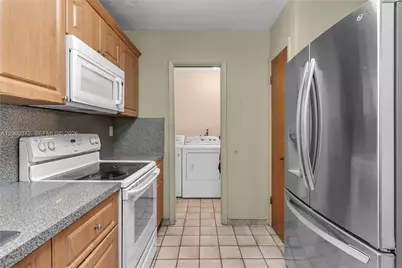6770 SW 15th St, Miami, FL 33144 - Photo 10