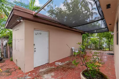 6770 SW 15th St, Miami, FL 33144 - Photo 22