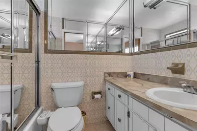 6770 SW 15th St, Miami, FL 33144 - Photo 20