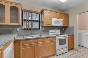 6770 SW 15th St, Miami, FL 33144 - Photo 8