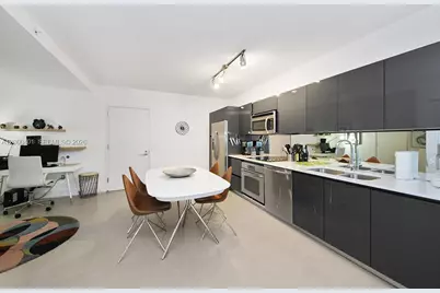 31 SE 6th St #1206, Miami, FL 33131 - Photo 4