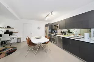 31 SE 6th St, Miami, FL 33131 - Photo 4