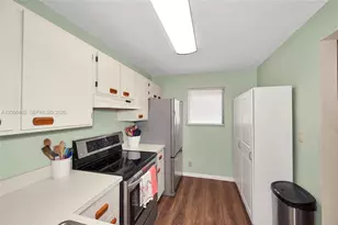 9449 Boca Cove Cir, Boca Raton, FL 33428 - Photo 6