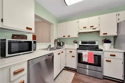 9449 Boca Cove Cir #911, Boca Raton, FL 33428 - Photo 6