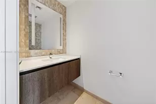 68 SE 6th St, Miami, FL 33131 - Photo 10