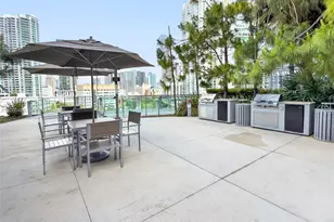 68 SE 6th St, Miami, FL 33131 - Photo 24