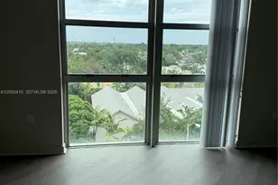 437 SW 4th Ave, Fort Lauderdale, FL 33315 - Photo 2