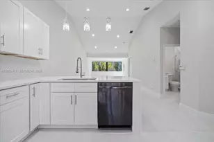 22665 Meridiana Dr, Boca Raton, FL 33433 - Photo 14