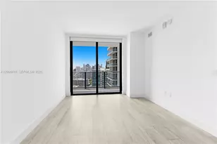 121 NE 34th St, Miami, FL 33137 - Photo 32