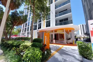 31 SE 6th St, Miami, FL 33131 - Photo 1