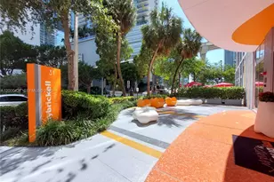 31 SE 6th St, Miami, FL 33131 - Photo 2