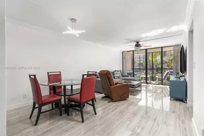 16 Royal Palm Way #205, Boca Raton, FL 33432 - Photo 8