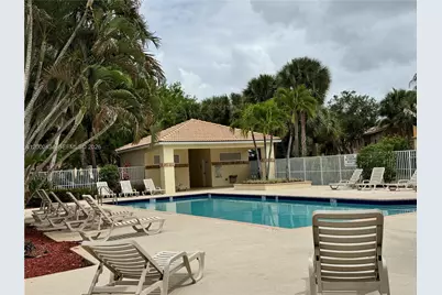435 Rainbow Springs Ter, Royal Palm Beach, FL 33411 - Photo 10