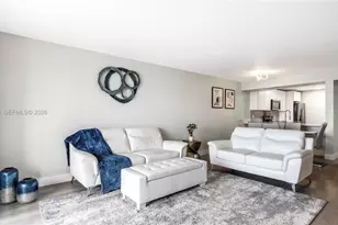 6231 Coral Lake Dr, Margate, FL 33063 - Photo 2