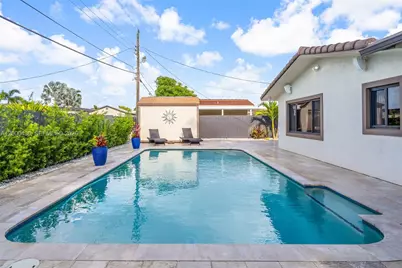 7875 NW 174th Ter, Hialeah, FL 33015 - Photo 8