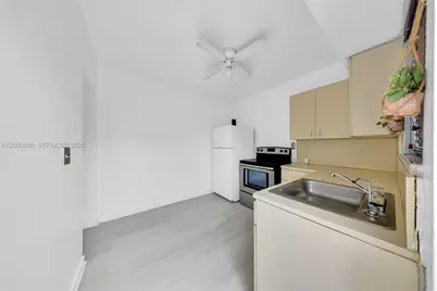 3030 NW 90th St, Miami, FL 33147 - Photo 30