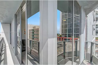 121 NE 25th St #1701, Miami, FL 33132 - Photo 36
