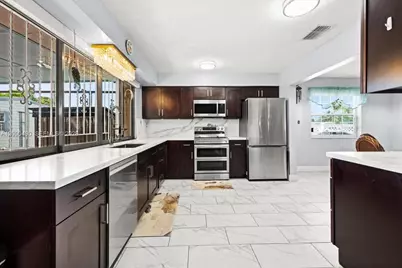 600 SW 67th Ave, Pembroke Pines, FL 33023 - Photo 10