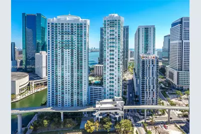 31 SE 5th St #4212, Miami, FL 33131 - Photo 2