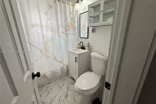 427 NW 19th Ave, Fort Lauderdale, FL 33311 - Photo 12