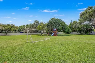 7230 SW 104th St, Pinecrest, FL 33156 - Photo 32