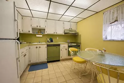 410 SE 2nd St #305, Hallandale Beach, FL 33009 - Photo 4