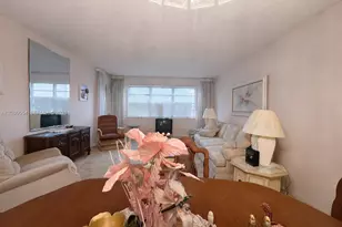 410 SE 2nd St, Hallandale Beach, FL 33009 - Photo 2