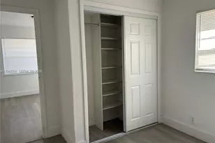 916 SW 10th St, Hallandale Beach, FL 33009 - Photo 4