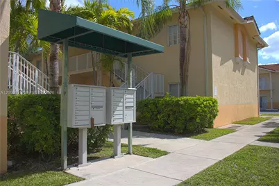 6962 NW 179th St #206-6, Hialeah, FL 33015 - Photo 10