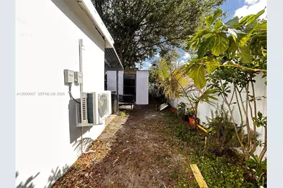 1354 NW 69th St #0, Miami, FL 33147 - Photo 22