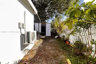 1354 NW 69th St, Miami, FL 33147 - Photo 22