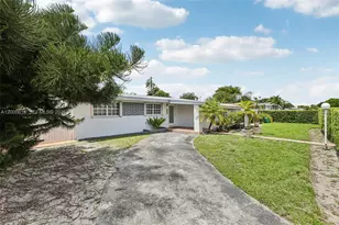 1900 SW 87th Ct, Miami, FL 33165 - Photo 2