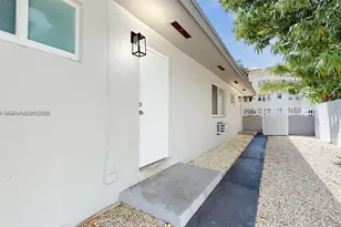 891 SW 5th St, Miami, FL 33130 - Photo 18