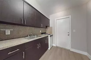 891 SW 5th St, Miami, FL 33130 - Photo 16