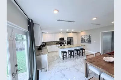 11020 SW 42nd Ter, Miami, FL 33165 - Photo 4