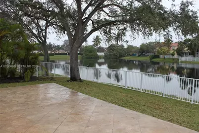 1325 NW 192nd Ter #1325, Pembroke Pines, FL 33029 - Photo 1