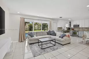 292 SW 52nd Ave, Plantation, FL 33317 - Photo 8