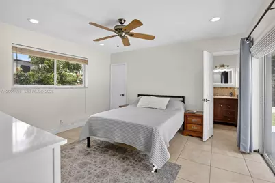 292 SW 52nd Ave, Plantation, FL 33317 - Photo 16