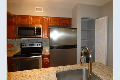2841 N Oakland Forest Dr #207, Oakland Park, FL 33309 - Photo 2