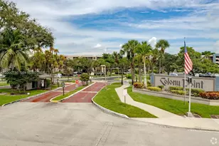 900 Colony Point Cir, Pembroke Pines, FL 33026 - Photo 2