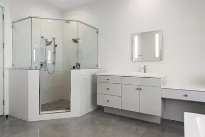 552 Palm Drive, Hallandale Beach, FL 33009 - Photo 36