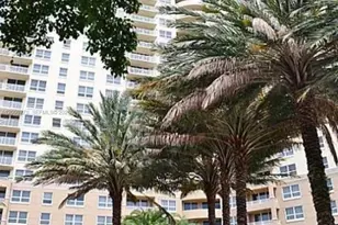 19501 W Country Club Dr, Aventura, FL 33180 - Photo 2
