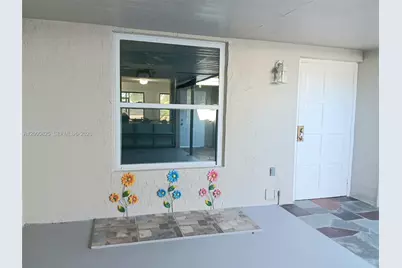 19174 Bobolink Dr, Hialeah, FL 33015 - Photo 10