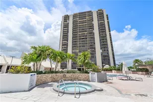20335 W Country Club Dr, Aventura, FL 33180 - Photo 10