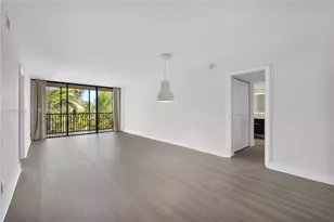 20335 W Country Club Dr, Aventura, FL 33180 - Photo 14