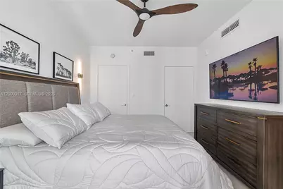 6000 Collins Ave #527, Miami Beach, FL 33140 - Photo 6