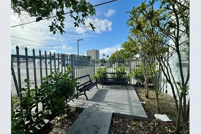 301 SW 10th Ave #1, Miami, FL 33130 - Photo 10