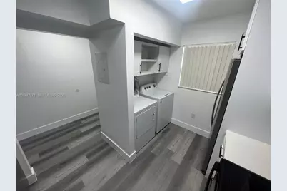 10317 NW 9th St Cir #202, Miami, FL 33172 - Photo 8